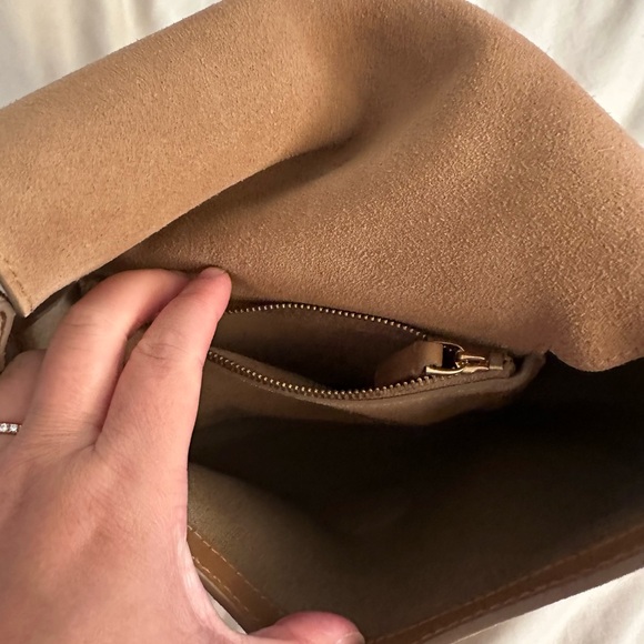 Madewell Dakota Saddle Suede Shoulder Bag in Cumin - Picture 8 of 11